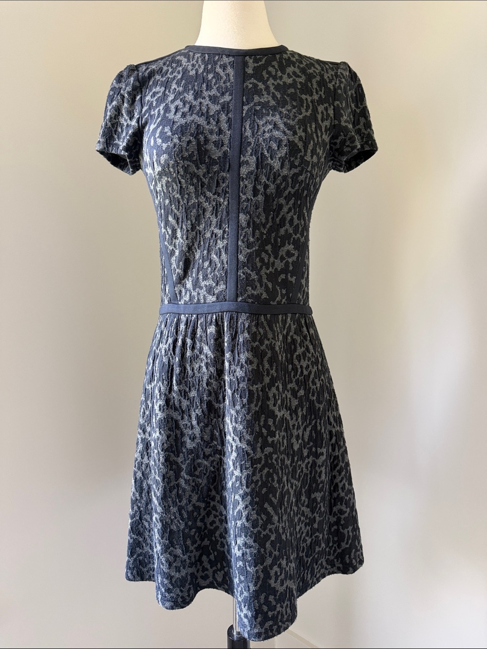 Comptoir des Cotonniers Leopard Jacquard Skater Dress Charcoal Gray Black (XXS)
